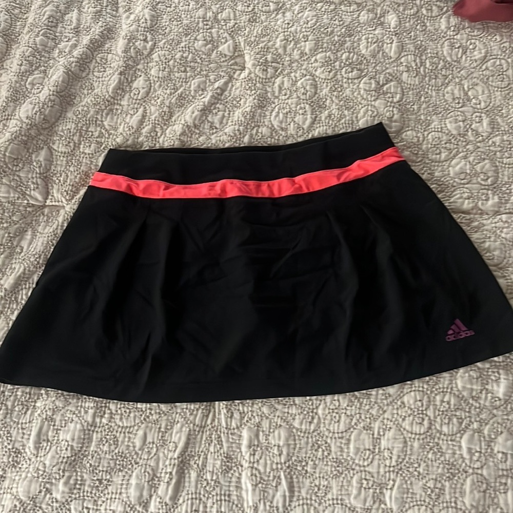 Adidas climalite skort in black with salmon trim size M